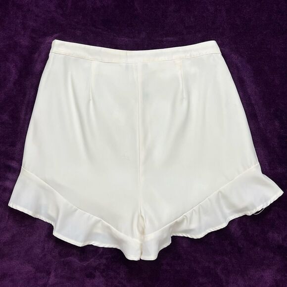 Cupcakes and Cashmere Lancer Cream White Flounce Ruffle High Waisted Shorts 6 - Picture 4 of 11